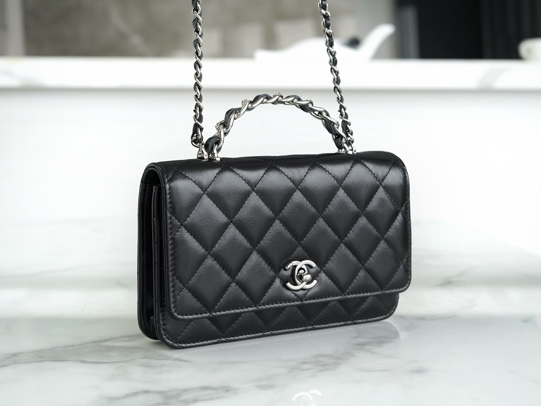 最高級シャネルスーパーコピー シャネルバッグコピー CHANEL チェーンクラッチ 2024秋冬新作バッグ ブラック AP3567 B14291 94305 ラムスキン シルバー金具 - 画像 (9)