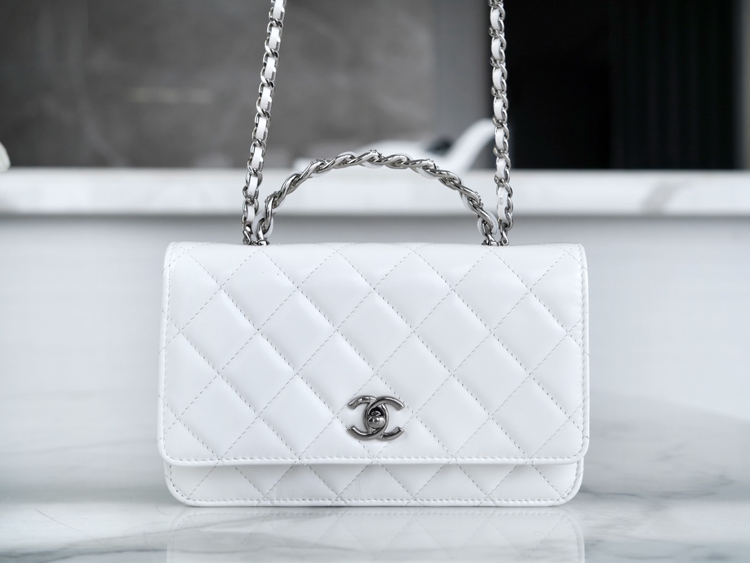 最高級シャネルスーパーコピー シャネルバッグコピー CHANEL チェーンクラッチ 2024秋冬新作バッグ ホワイト AP3567 B14291 10601 ラムスキン シルバー金具 - 画像 (9)
