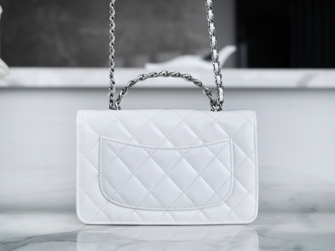 最高級シャネルスーパーコピー シャネルバッグコピー CHANEL チェーンクラッチ 2024秋冬新作バッグ ホワイト AP3567 B14291 10601 ラムスキン シルバー金具 - 画像 (8)