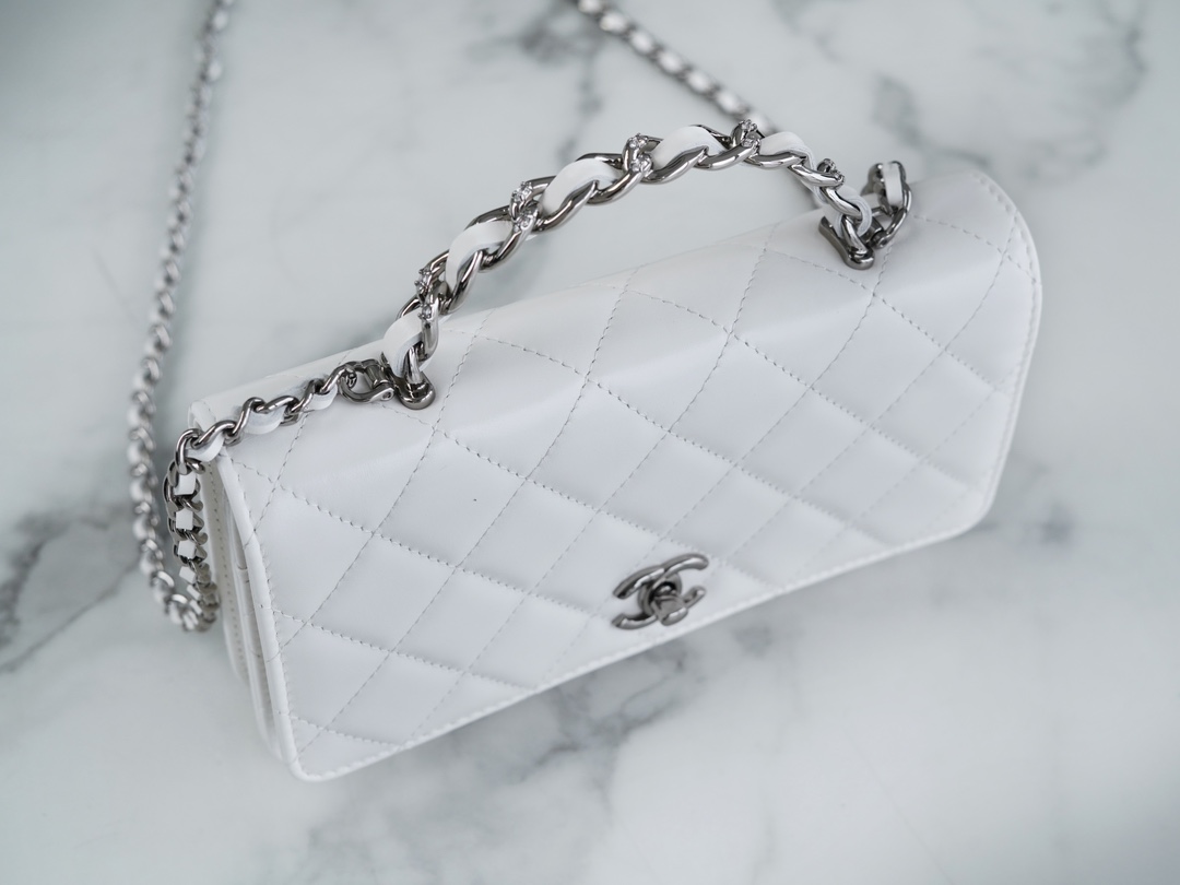 最高級シャネルスーパーコピー シャネルバッグコピー CHANEL チェーンクラッチ 2024秋冬新作バッグ ホワイト AP3567 B14291 10601 ラムスキン シルバー金具 - 画像 (2)