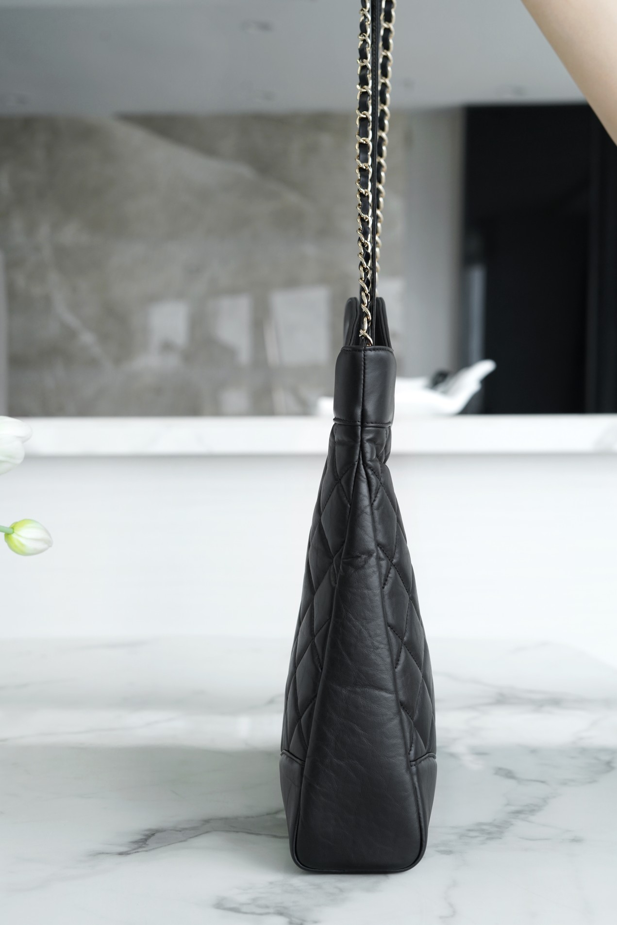 最高級シャネルスーパーコピー シャネルバッグコピー CHANEL 23A ショッピング バッグ ブラック 202408236 エナメル シルバー金具 - 画像 (6)