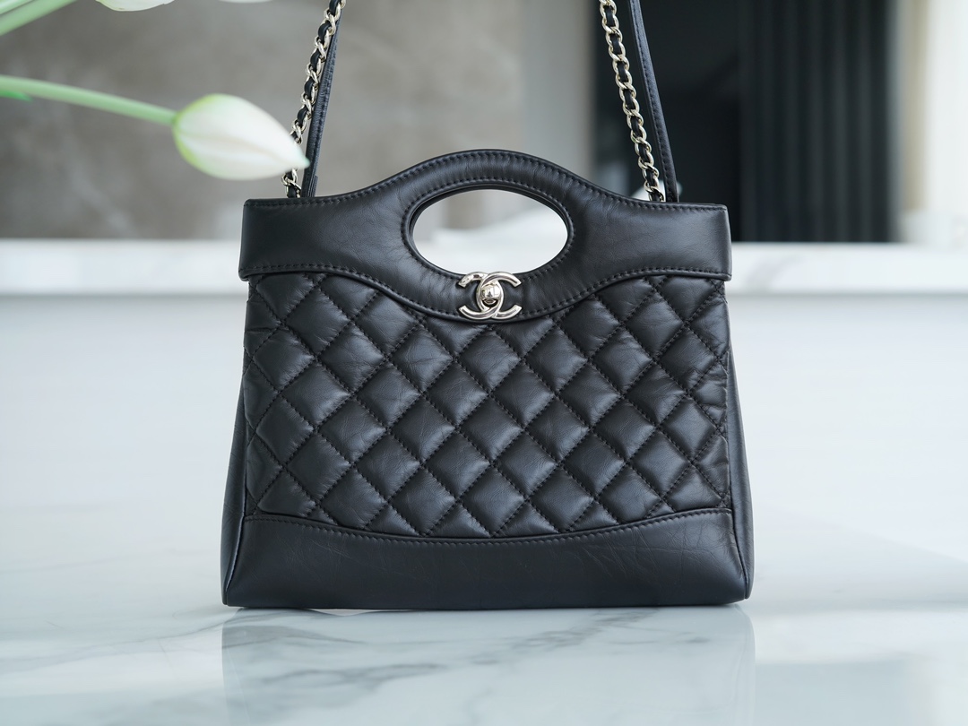 最高級シャネルスーパーコピー シャネルバッグコピー CHANEL 31 ミニ ショッピング バッグ ブラック AS4133 B17598 94305 ラムスキン シルバー金具 - 画像 (9)