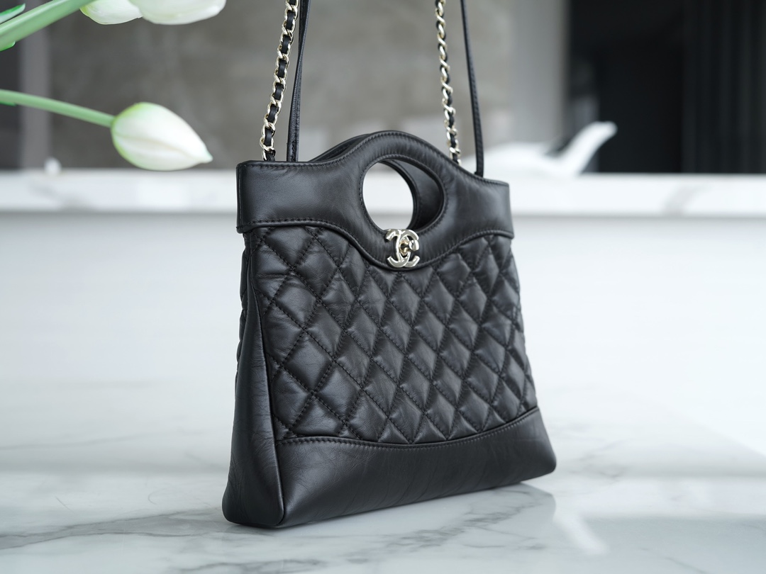 最高級シャネルスーパーコピー シャネルバッグコピー CHANEL 31 ミニ ショッピング バッグ ブラック AS4133 B17598 94305 ラムスキン シルバー金具 - 画像 (7)