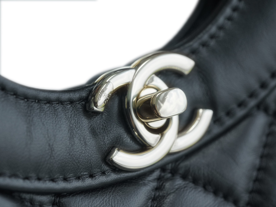 最高級シャネルスーパーコピー シャネルバッグコピー CHANEL 31 ミニ ショッピング バッグ ブラック AS4133 B17598 94305 ラムスキン シルバー金具 - 画像 (2)