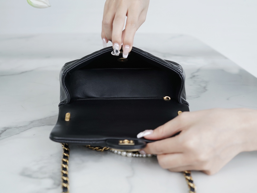 最高級シャネルスーパーコピー シャネルバッグコピー CHANEL フラップ バッグ ブラック AS4386 B15773 94305 ラムスキン ゴールド金具 - 画像 (5)