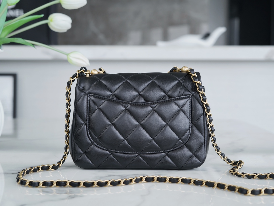 最高級シャネルスーパーコピー シャネルバッグコピー CHANEL フラップ バッグ ブラック AS4386 B15773 94305 ラムスキン ゴールド金具 - 画像 (4)