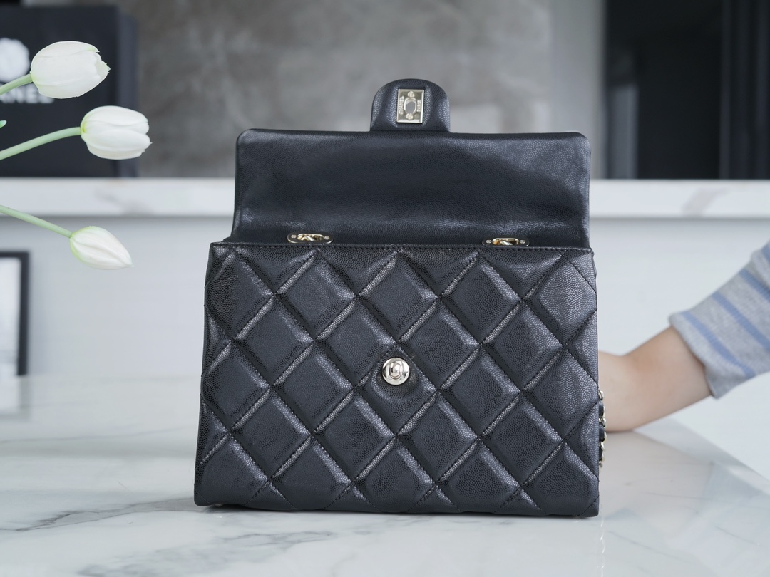 最高級シャネルスーパーコピー シャネルバッグコピー CHANEL マトラッセ トップハンドル フラップ バッグ ブラック AS4712 B15583 94305 キャビアスキン シルバー金具 - 画像 (6)