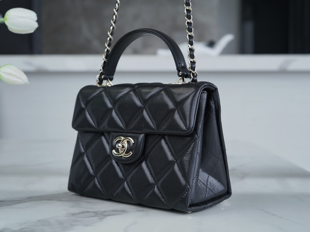 最高級シャネルスーパーコピー シャネルバッグコピー CHANEL マトラッセ トップハンドル ミニ フラップ バッグ ブラック AS4711 B15583 94305 キャビアスキン シルバー金具 - 画像 (7)