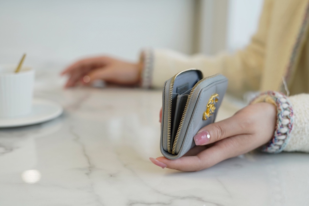 最高級シャネルスーパーコピー シャネルカードケースコピー 名刺入れ コインケース 小銭入れ ミニ財布 グレー AP3653 B04852 NR652 ラムスキン ゴールド金具 - 画像 (4)