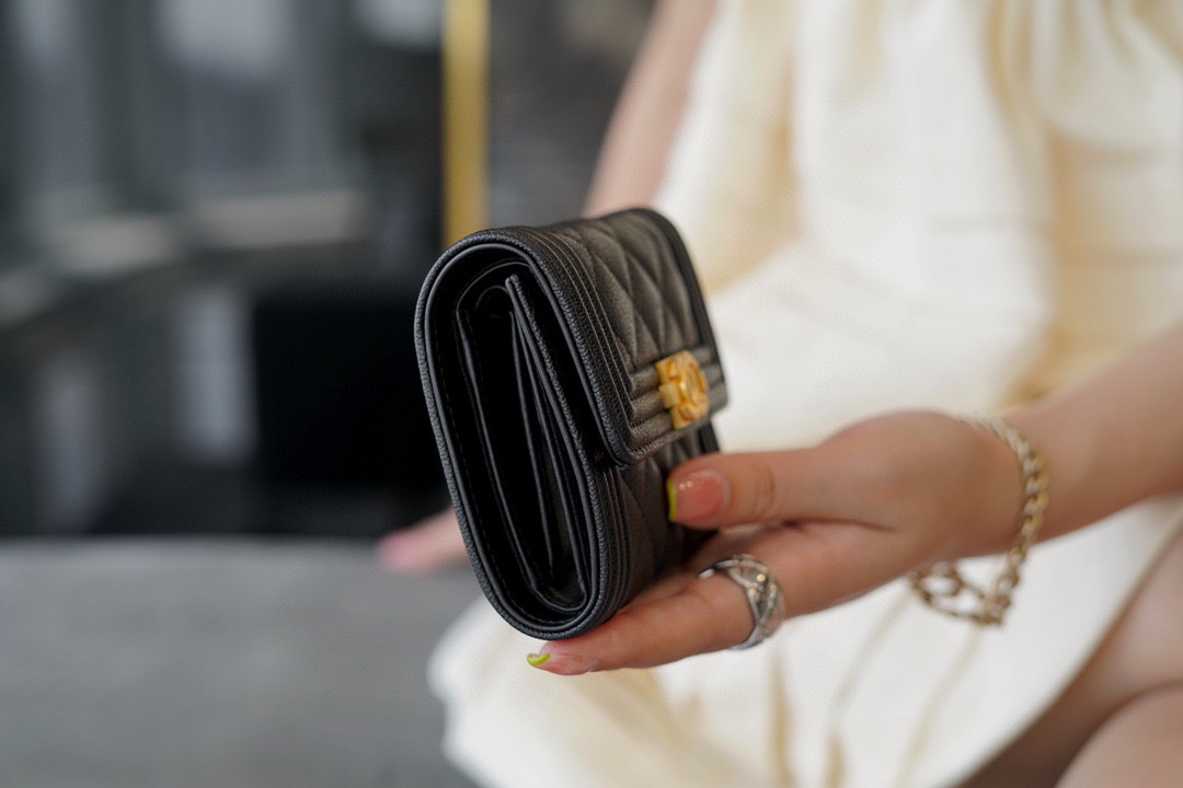 最高級シャネルスーパーコピー シャネルカードケースコピー カードホルダー BOY CHANEL ボーイシャネル ブラック A80603 B01490 94305 キャビアスキン ゴールド金具 - 画像 (8)