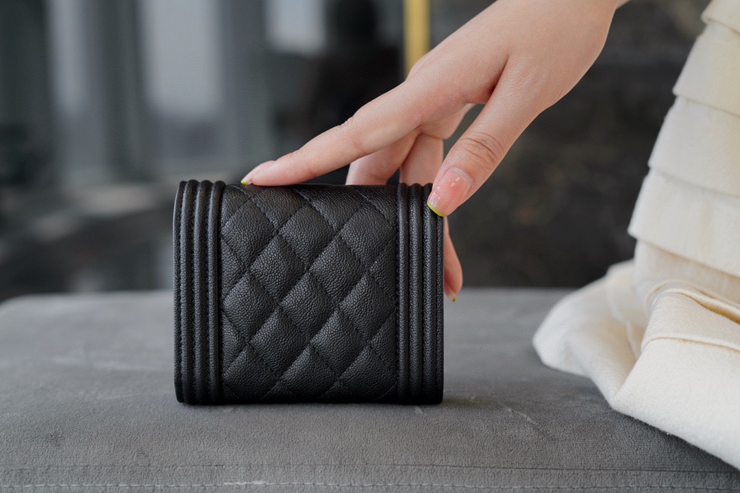 最高級シャネルスーパーコピー シャネルカードケースコピー カードホルダー BOY CHANEL ボーイシャネル ブラック A80603 B01490 94305 キャビアスキン ゴールド金具 - 画像 (7)
