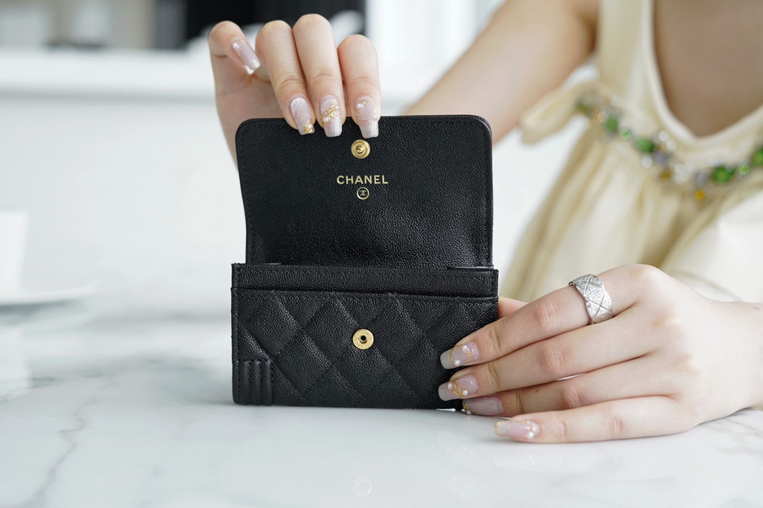 最高級シャネルスーパーコピー シャネル財布コピー カードホルダー BOY CHANEL ボーイシャネル ブラック A80603 B01490 94305 キャビアスキン ゴールド金具 - 画像 (6)