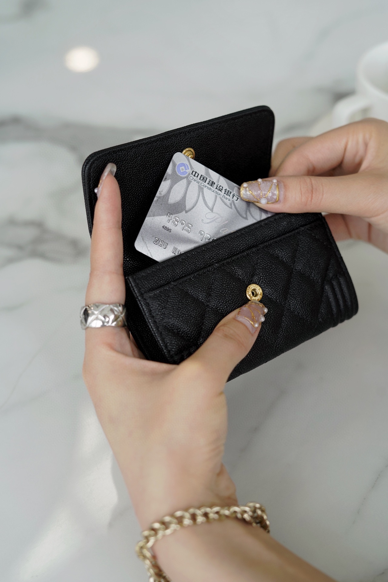 最高級シャネルスーパーコピー シャネル財布コピー カードホルダー BOY CHANEL ボーイシャネル ブラック A80603 B01490 94305 キャビアスキン ゴールド金具 - 画像 (2)