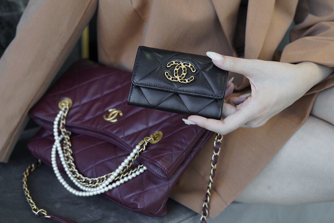 最高級シャネルスーパーコピー シャネルカードケースコピー CHANEL 19 フラップ カードケース ブラック AP1790 B04852 94305 ラムスキン ゴールド金具 - 画像 (9)