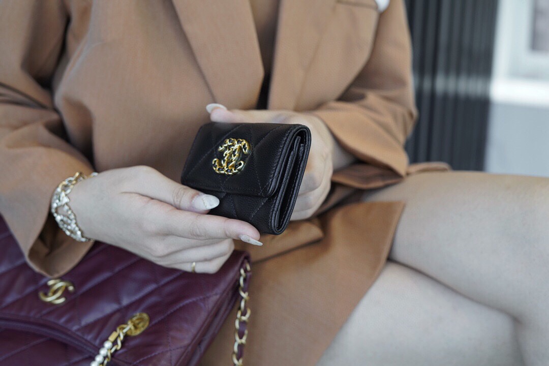 最高級シャネルスーパーコピー シャネルカードケースコピー CHANEL 19 フラップ カードケース ブラック AP1790 B04852 94305 ラムスキン ゴールド金具 - 画像 (8)