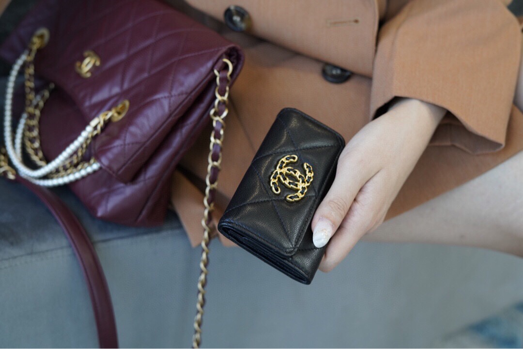 最高級シャネルスーパーコピー シャネルカードケースコピー CHANEL 19 フラップ カードケース ブラック AP1790 B04852 94305 ラムスキン ゴールド金具 - 画像 (4)