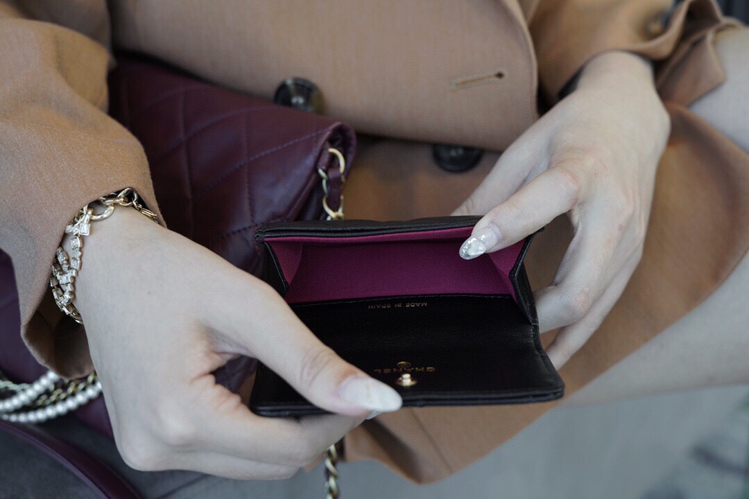 最高級シャネルスーパーコピー シャネルカードケースコピー CHANEL 19 フラップ カードケース ブラック AP1790 B04852 94305 ラムスキン ゴールド金具 - 画像 (3)