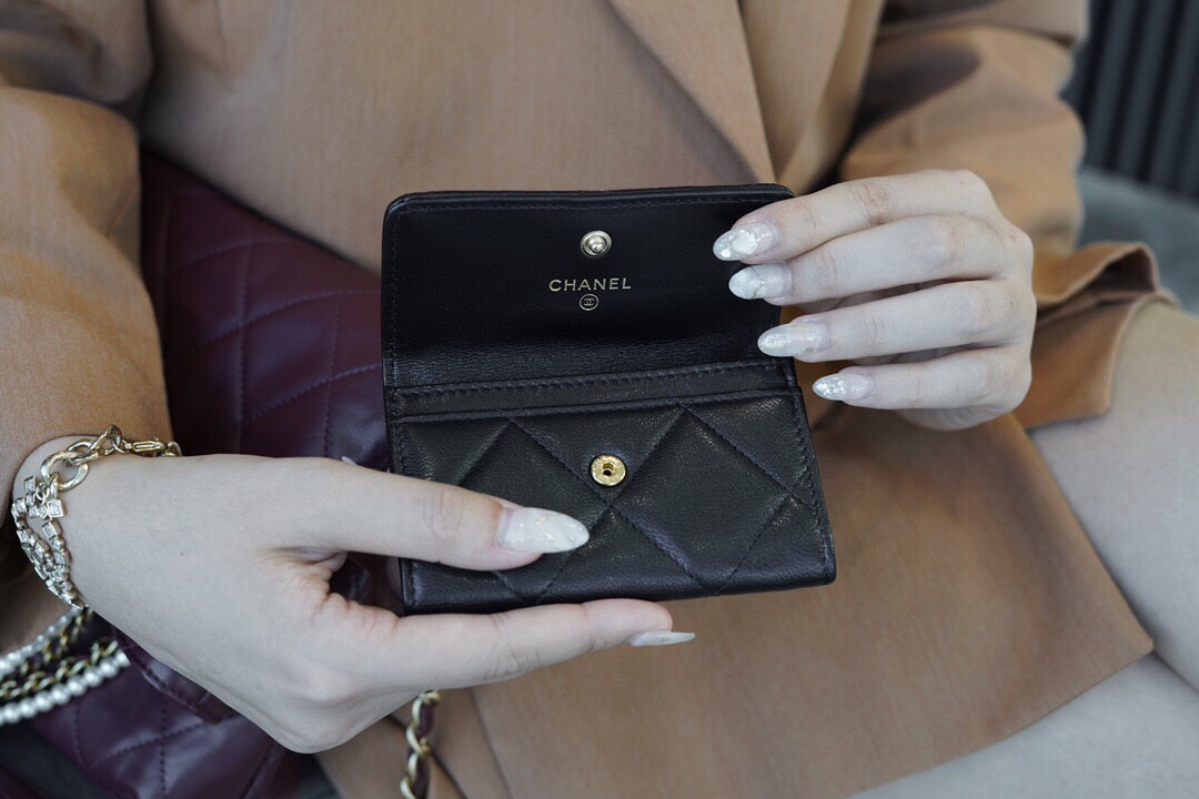 最高級シャネルスーパーコピー シャネルカードケースコピー CHANEL 19 フラップ カードケース ブラック AP1790 B04852 94305 ラムスキン ゴールド金具 - 画像 (2)