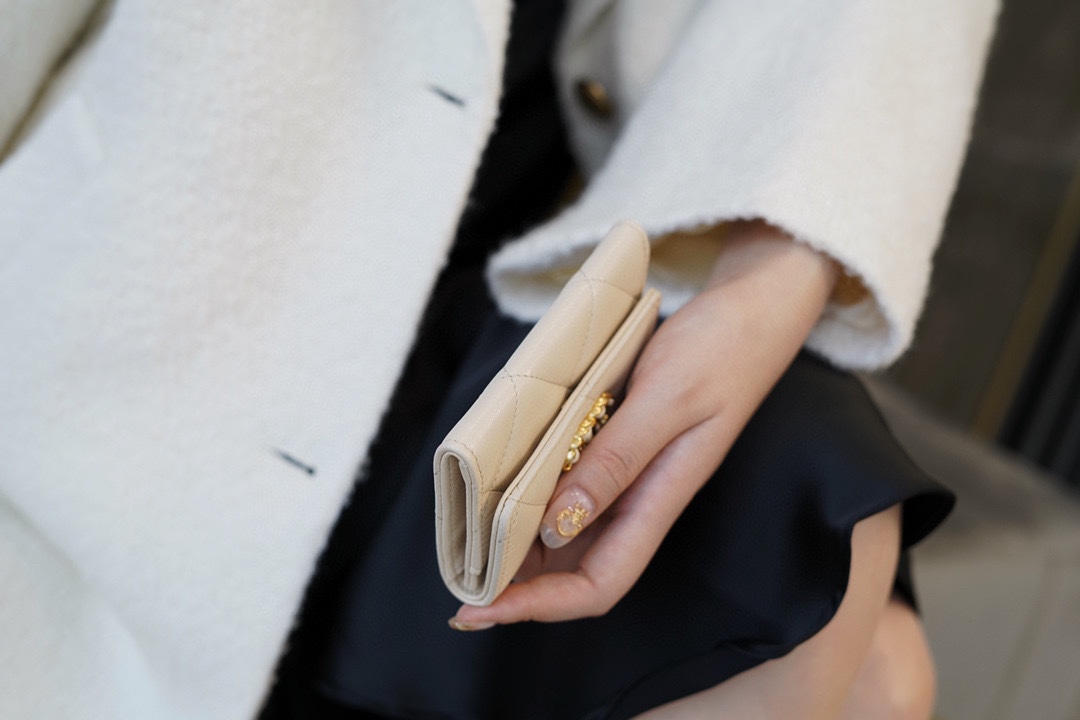 最高級シャネルスーパーコピー シャネルカードケースコピー CHANEL 19 フラップ カードケース ベージュ AP1790 B04852 NZG75 ラムスキン ゴールド金具 - 画像 (6)