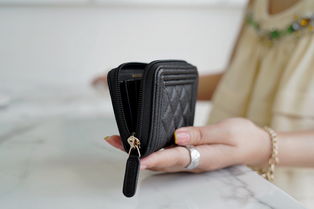 最高級シャネルスーパーコピー シャネルカードケースコピー コインケース BOY CHANEL ボーイシャネル ブラック A80602 B01490 94305 キャビアスキン ゴールド金具 - 画像 (4)