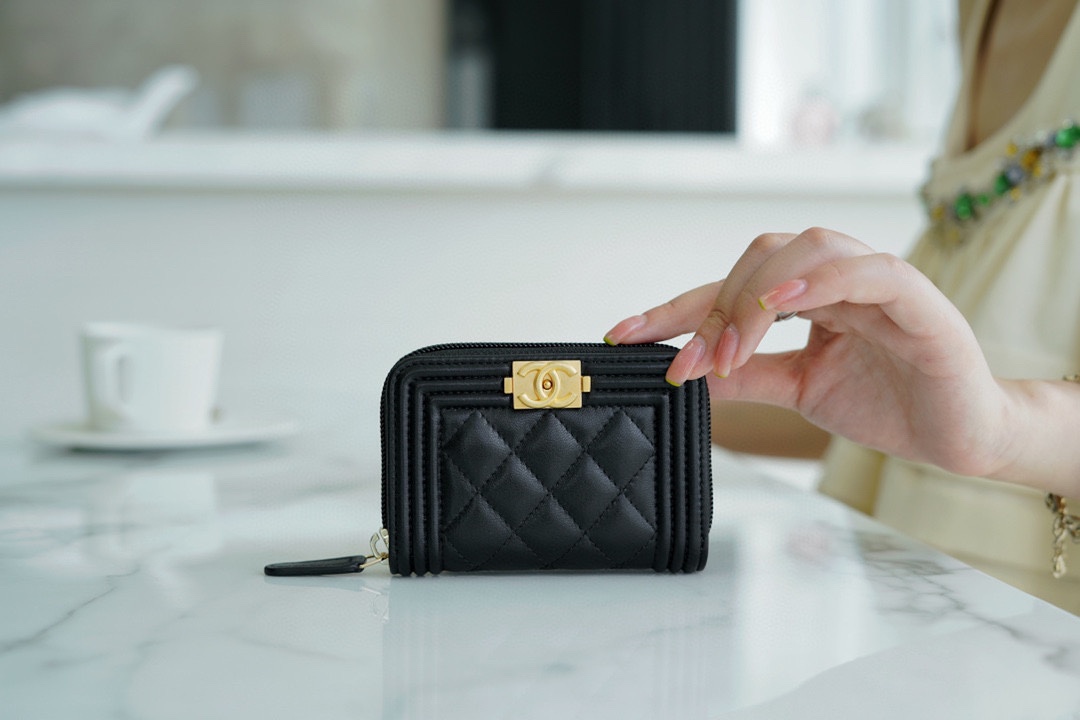 最高級シャネルスーパーコピー シャネルカードケースコピー コインケース BOY CHANEL ボーイシャネル ブラック A80602 B01490 94305 カーフスキン ゴールド金具 - 画像 (9)