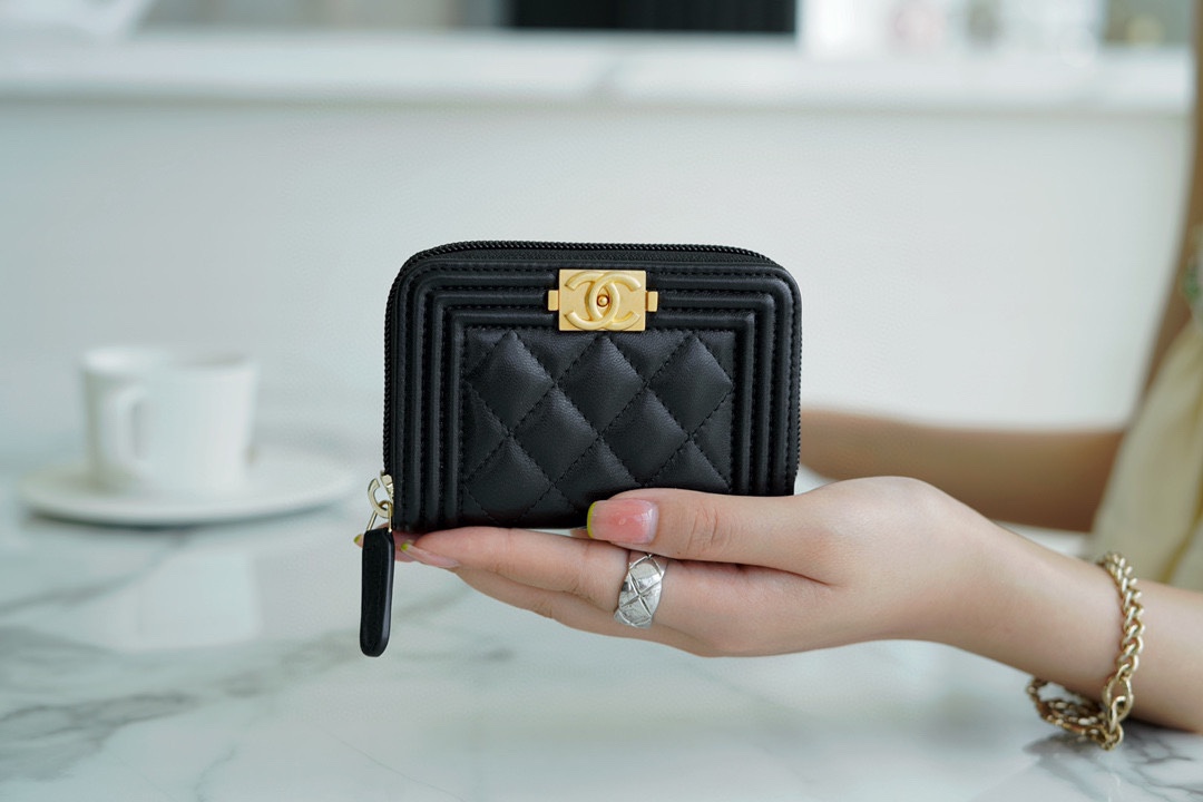 最高級シャネルスーパーコピー シャネルカードケースコピー コインケース BOY CHANEL ボーイシャネル ブラック A80602 B01490 94305 カーフスキン ゴールド金具 - 画像 (8)