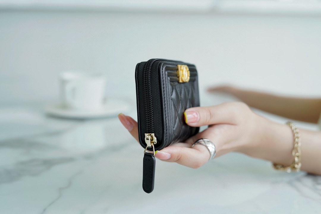 最高級シャネルスーパーコピー シャネルカードケースコピー コインケース BOY CHANEL ボーイシャネル ブラック A80602 B01490 94305 カーフスキン ゴールド金具 - 画像 (7)