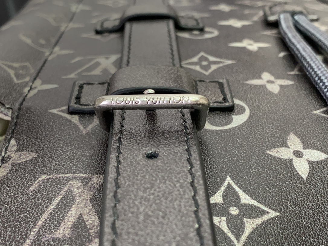 ルイヴィトン リュック 新作 クリストファー MM ブラック M11521 牛革 シルバー金具 - 画像 (6)