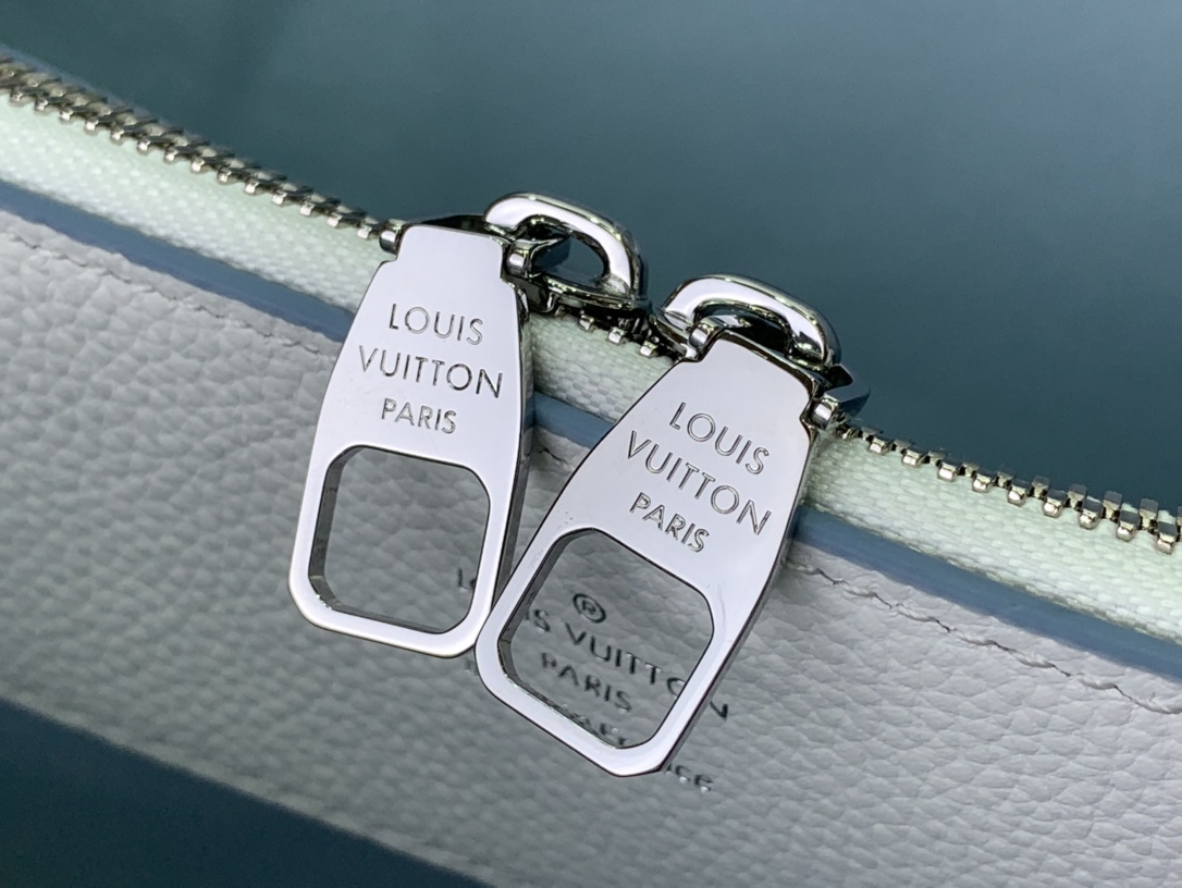 ルイヴィトン トートバッグ 新作 ベラ・トート Bella Tote ホワイト / ブルー M11733 牛革 シルバー金具 - 画像 (4)