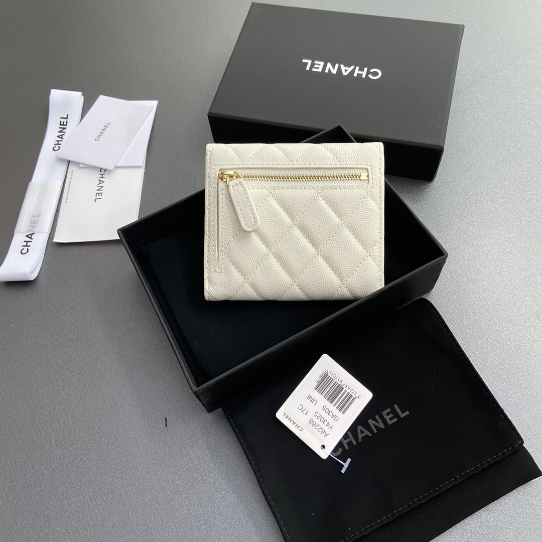 最高級シャネルスーパーコピー シャネル財布コピー 三つ折り財布 マトラッセ ココマーク ホワイト A82288 Y01295 10601 キャビアスキン ゴールド金具 - 画像 (9)