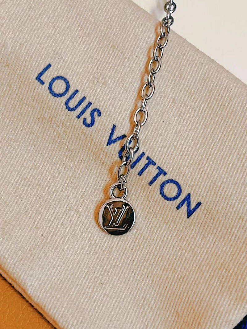 最高級ルイヴィトンスーパーコピー ルイヴィトンブレスレットコピー ブレスレット・LV スパイク M1520A シルバー - 画像 (2)