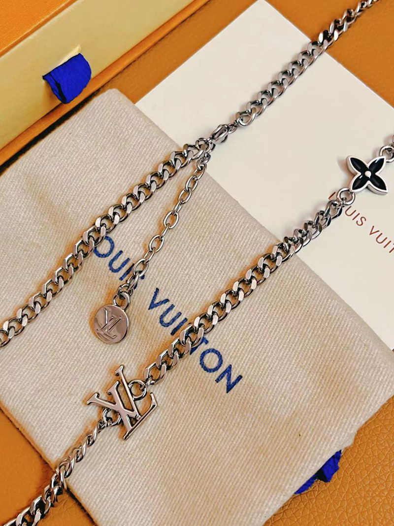 最高級ルイヴィトンスーパーコピー ルイヴィトンネックレスコピー LV Spike Charms Necklace M01717 シルバー - 画像 (3)