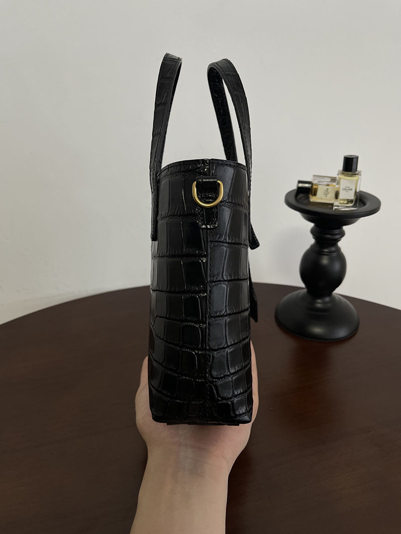 最高級サンローランスーパーコピー サンローランバッグコピー SAINT LAURENT パリ ミニ トイ ショッピング ブラック 712367AAAOH1000 レザー ゴールド金具 - 画像 (8)