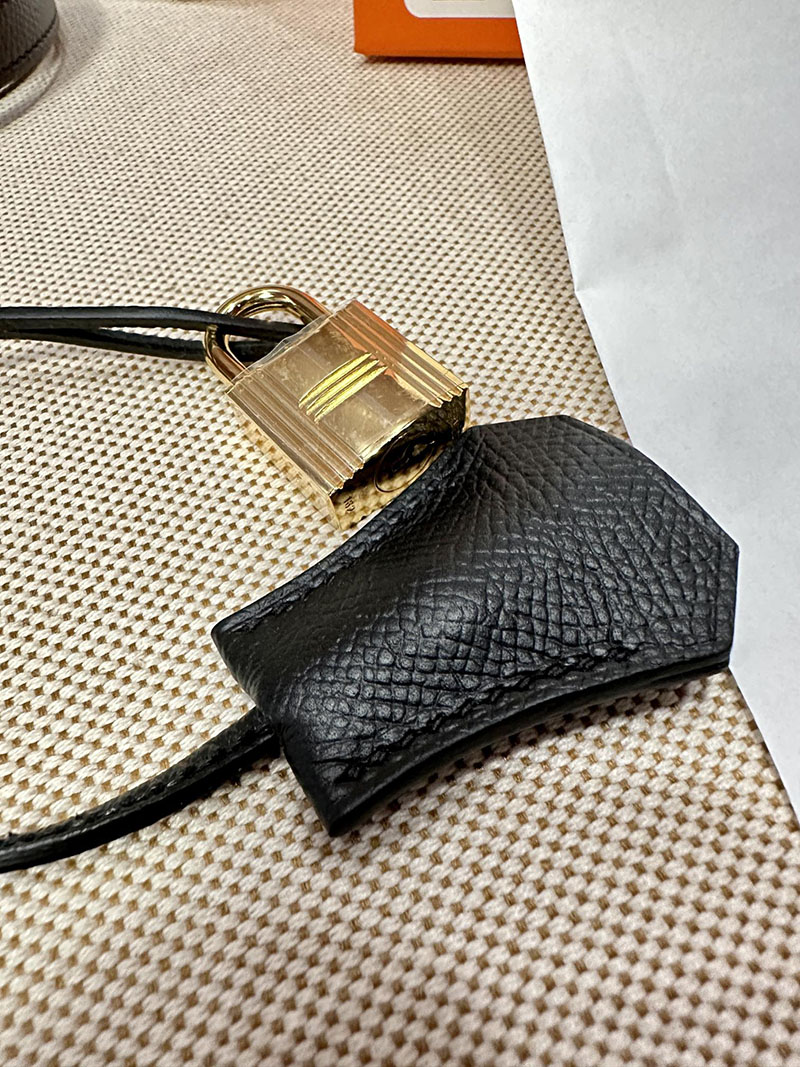 最高級エルメススーパーコピー ケリー25コピー ケリー25 外縫い 黒 ブラック エプソン ゴールド金具 - 画像 (5)