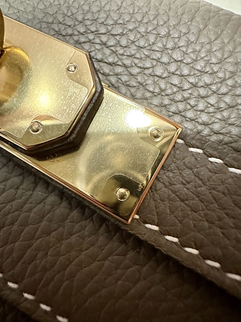 最高級エルメススーパーコピー ケリー28コピー ケリー28 内縫い エトゥープ トゴ ゴールド金具 - 画像 (2)