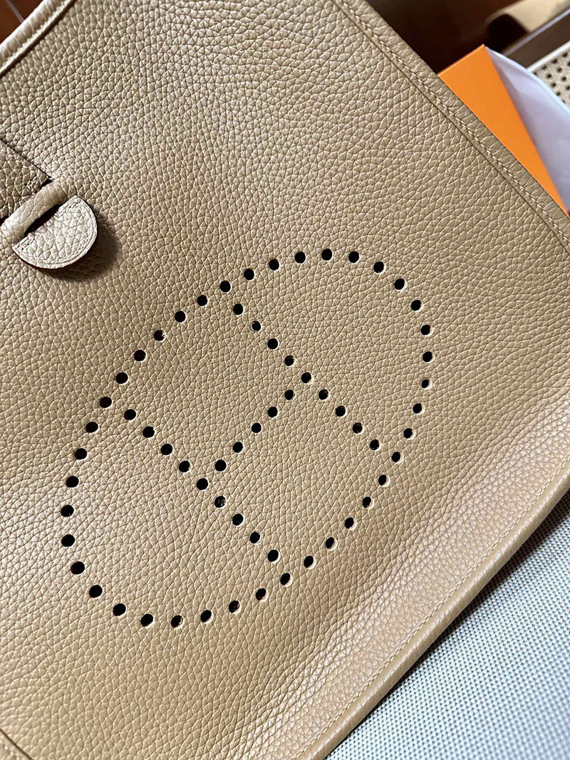最高級エルメススーパーコピー エヴリンPMコピー エヴリン 29 PM ビスキュイ トリヨンクレマンス シルバー金具 - 画像 (5)