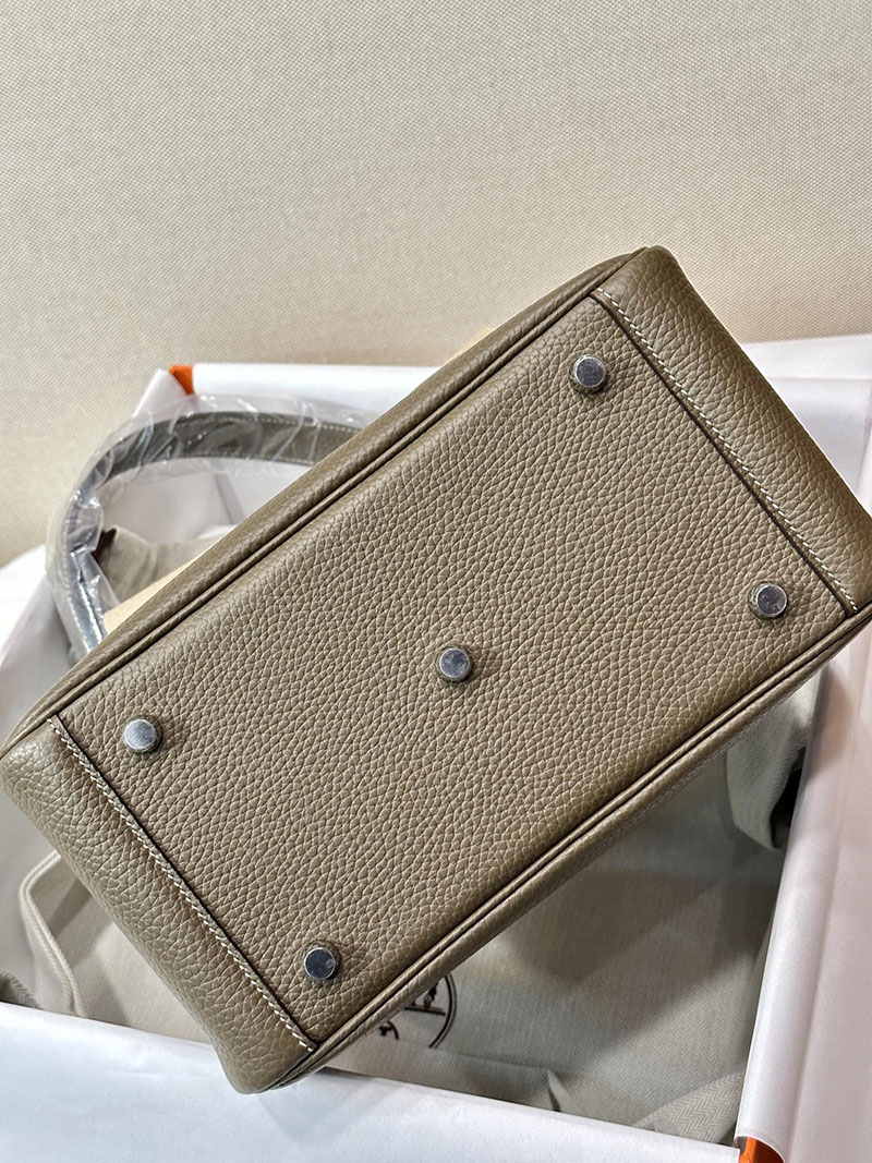 最高級エルメススーパーコピー リンディ26コピー リンディ26 エトゥープ トリヨンクレマンス シルバー金具 - 画像 (4)