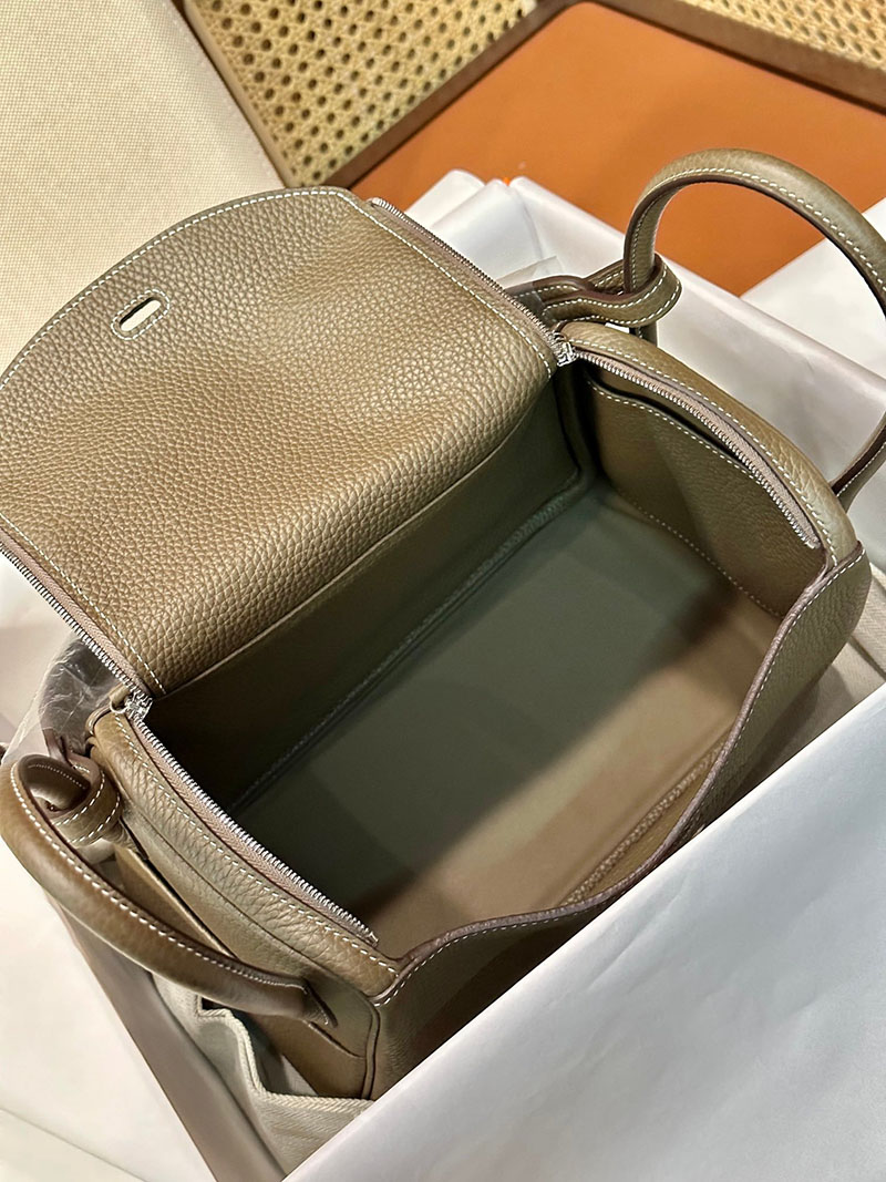 最高級エルメススーパーコピー リンディ26コピー リンディ26 エトゥープ トリヨンクレマンス シルバー金具 - 画像 (3)