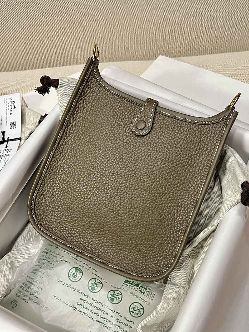 最高級エルメススーパーコピー エヴリンTPMコピー エヴリン 16 TPM エトゥープ トリヨンクレマンス シルバー金具 - 画像 (4)