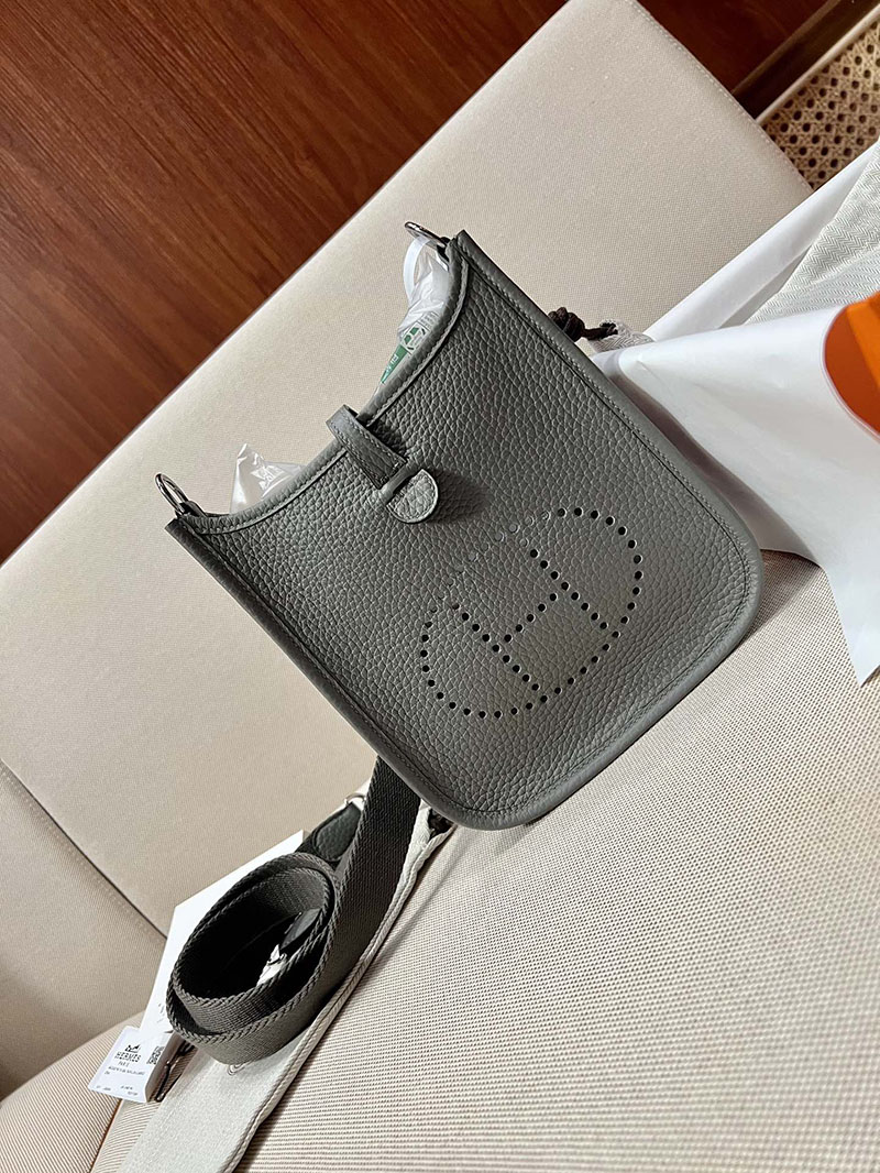 最高級エルメススーパーコピー エヴリンTPMコピー エヴリン 16 TPM エタン トリヨンクレマンス シルバー金具 - 画像 (2)