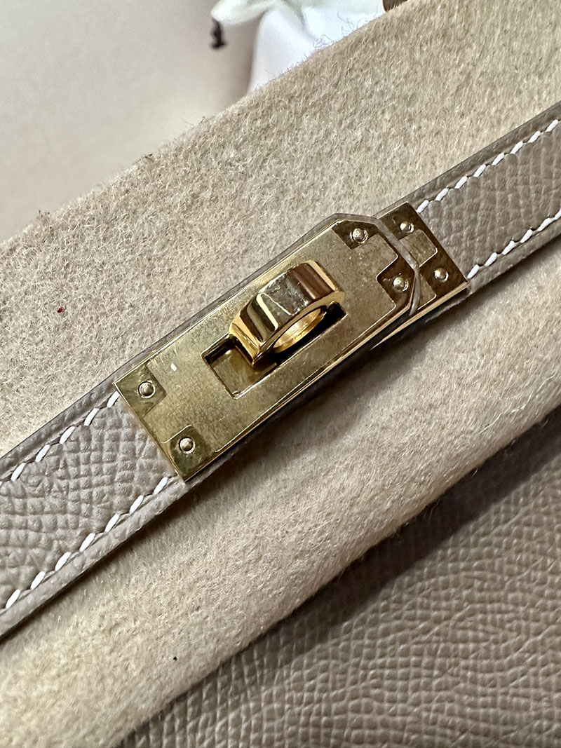 最高級エルメススーパーコピー ケリー25コピー ケリー25 外縫い エトゥープ エプソン ゴールド金具 - 画像 (5)