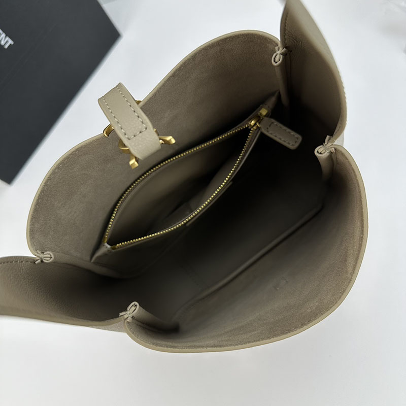 N品 YSL サンローラン LE 5 À 7 ソフト スモール ダスティグレー 713938AAAUQ1722 カーフスキンレザー ゴールド金具 激安優良店 - 画像 (2)