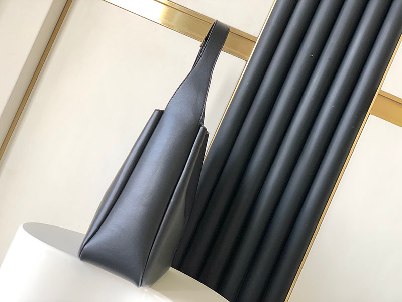 N品 YSL サンローラン LE 5 À 7 ラージ ソフト ブラック 753837AAAUQ1000 カーフスキンレザー ゴールド金具 激安優良店 - 画像 (9)