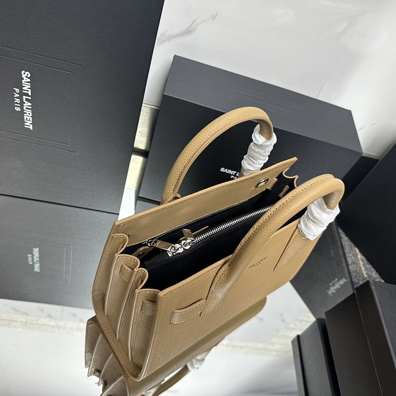 N品 YSL サンローラン サック ド ジュール ベイビー(グレインレザー)PRALINE 421863B681N7737 カーフスキン シルバー金具 激安優良店 - 画像 (4)