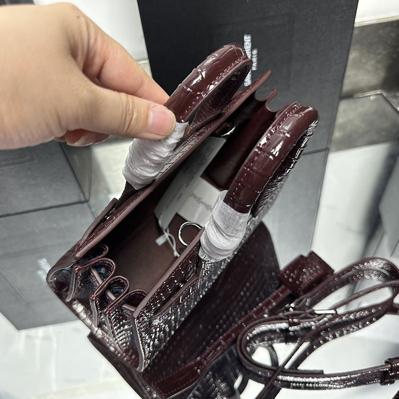 N品 YSL サンローラン サック サック ド ジュール ナノ(クロコダイルエンボスレザー)ボルドー 392035DND1N6475 カーフスキンレザー シルバー金具 激安優良店 - 画像 (2)