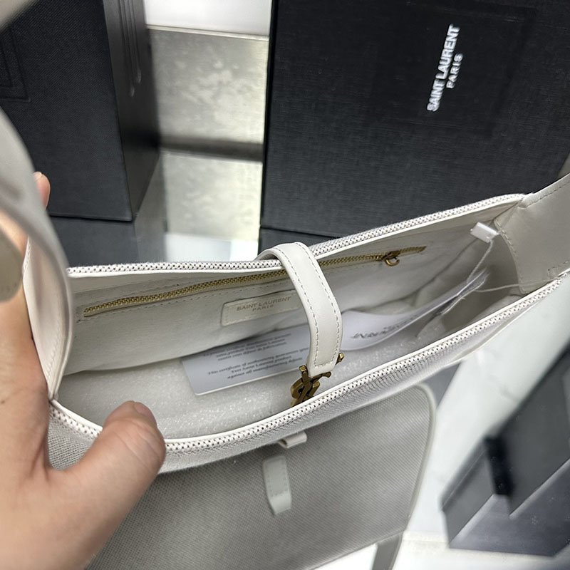N品 YSL サンローラン LE 5 À 7(スムースレザー)オフホワイト 6572282R10W9207 カーフスキンレザー ゴールド金具 激安優良店 - 画像 (3)