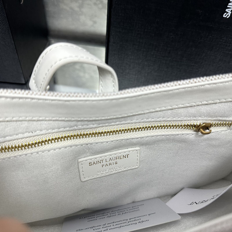 N品 YSL サンローラン LE 5 À 7(スムースレザー)オフホワイト 6572282R10W9207 カーフスキンレザー ゴールド金具 激安優良店 - 画像 (2)
