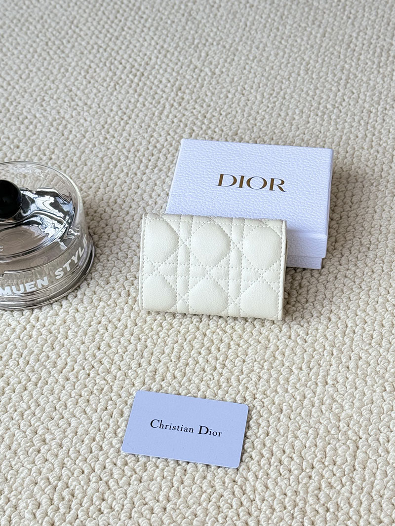 N品 DIOR ディオール財布コピー Dior Caro Glycine ウォレット S5132UWHC_M030 ホワイト ゴールド金具 激安優良店 - 画像 (6)