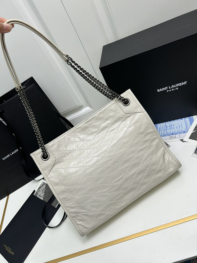 N品 YSL サンローラン 人気バッグ ニキ ショッピングバッグ オフホワイト 5779990EN049207 レザー シルバー金具 激安優良店 - 画像 (7)