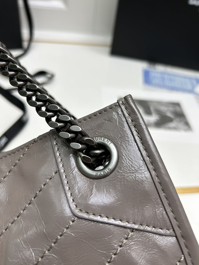 N品 YSL サンローラン 人気バッグ ニキ ショッピングバッグ DUSTY GREY 5779990EN041722 レザー シルバー金具 激安優良店 - 画像 (6)